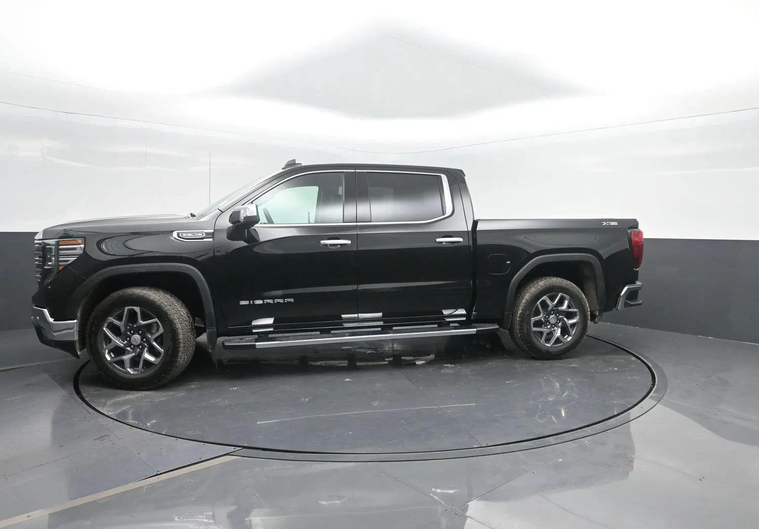 2026 GMC Sierra 1500 SLT for sale in Charles City, IA