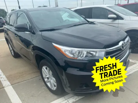 Another view of 2015 Toyota Highlander LE for sale in Charles City, IA at Mike Molstead Chevrolet, GMC