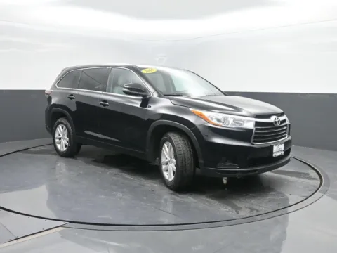 More photos of 2015 Toyota Highlander LE at Mike Molstead Chevrolet, GMC, IA