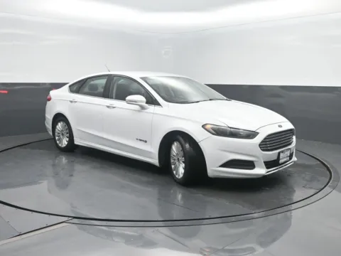 More photos of 2014 Ford Fusion SE Hybrid at Mike Molstead Chevrolet, GMC, IA