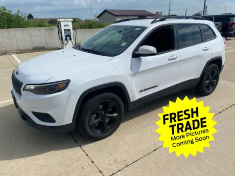 White 2020 Jeep Cherokee Altitude for sale in Charles City, IA