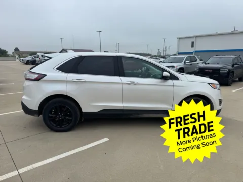More photos of 2016 Ford Edge SEL at Mike Molstead Chevrolet, GMC, IA