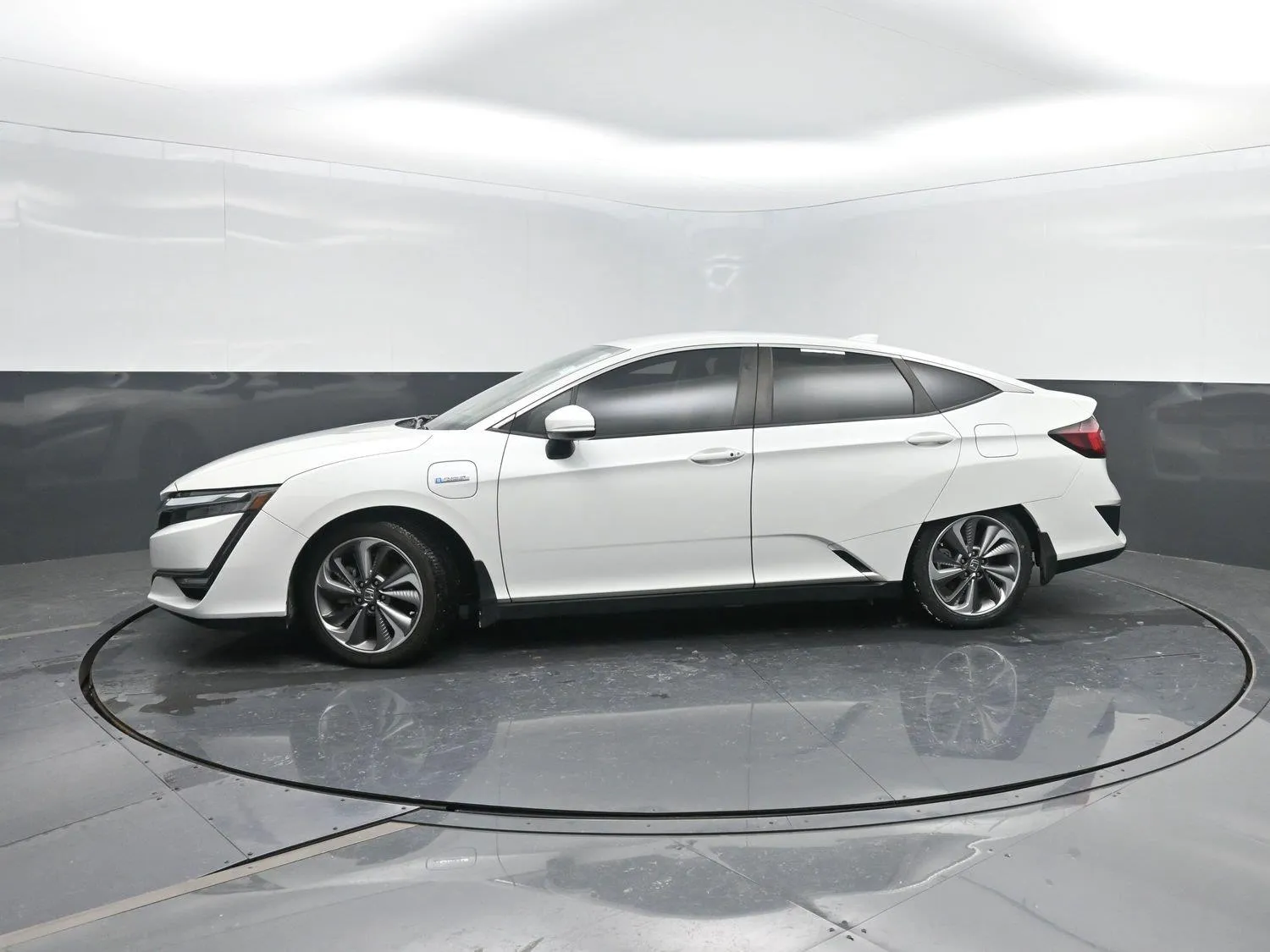 White 2018 Honda Clarity Plug-In Hybrid Touring for sale in Charles City, IA