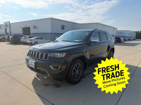 Black 2018 Jeep Grand Cherokee Limited for sale in Charles City, IA