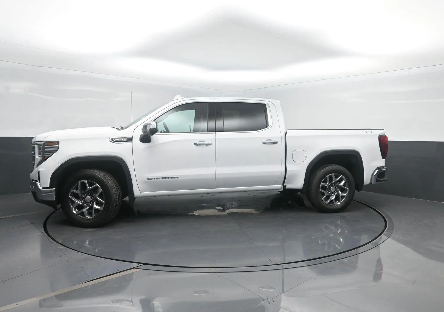 White 2026 GMC Sierra 1500 SLT for sale in Charles City, IA