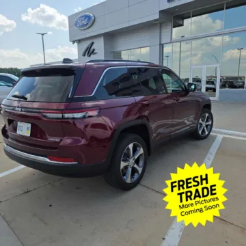 More photos of 2024 Jeep Grand Cherokee Limited at Mike Molstead Chevrolet, GMC, IA