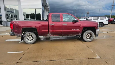 More photos of 2016 Chevrolet Silverado 1500 LT at Mike Molstead Chevrolet, GMC, IA