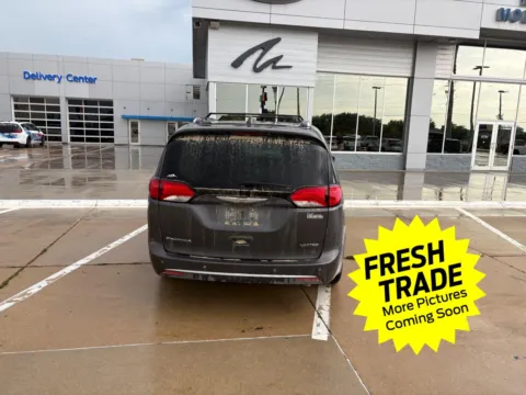 More photos of 2018 Chrysler Pacifica Limited at Mike Molstead Chevrolet, GMC, IA