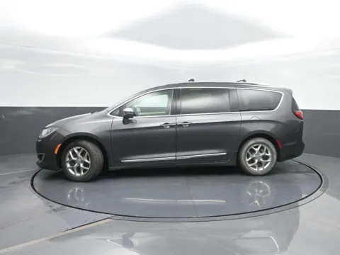 Gray 2018 Chrysler Pacifica Limited for sale in Charles City, IA