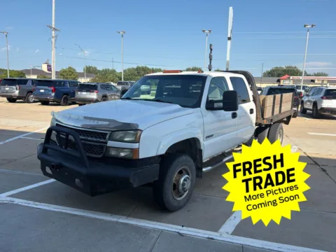 White 2005 Chevrolet Silverado 3500 LS for sale in Charles City, IA