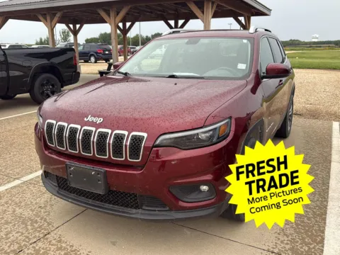 Photos of 2019 Jeep Cherokee Latitude Plus for sale in Charles City, IA at Mike Molstead Chevrolet, GMC