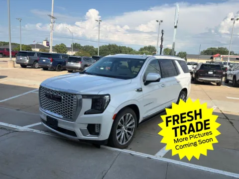 White 2021 GMC Yukon Denali for sale in Charles City, IA