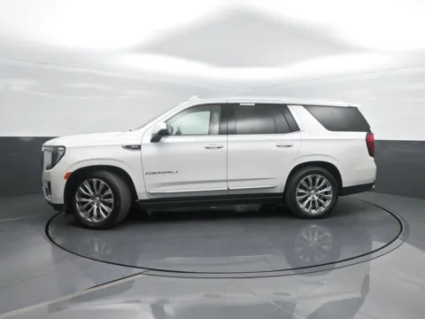 White 2021 GMC Yukon Denali for sale in Charles City, IA