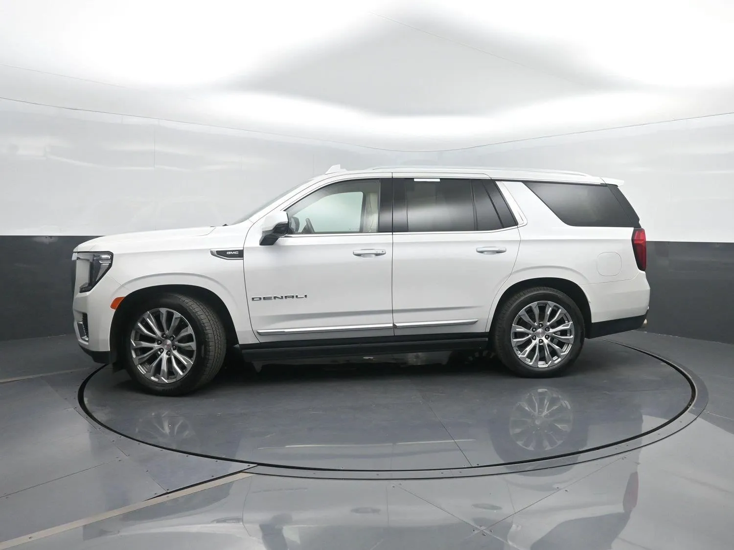 2021 GMC Yukon Denali for sale in Charles City, IA