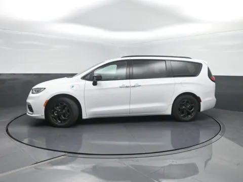 White 2024 Chrysler Pacifica Hybrid Premium S Appearance Pkg for sale in Charles City, IA