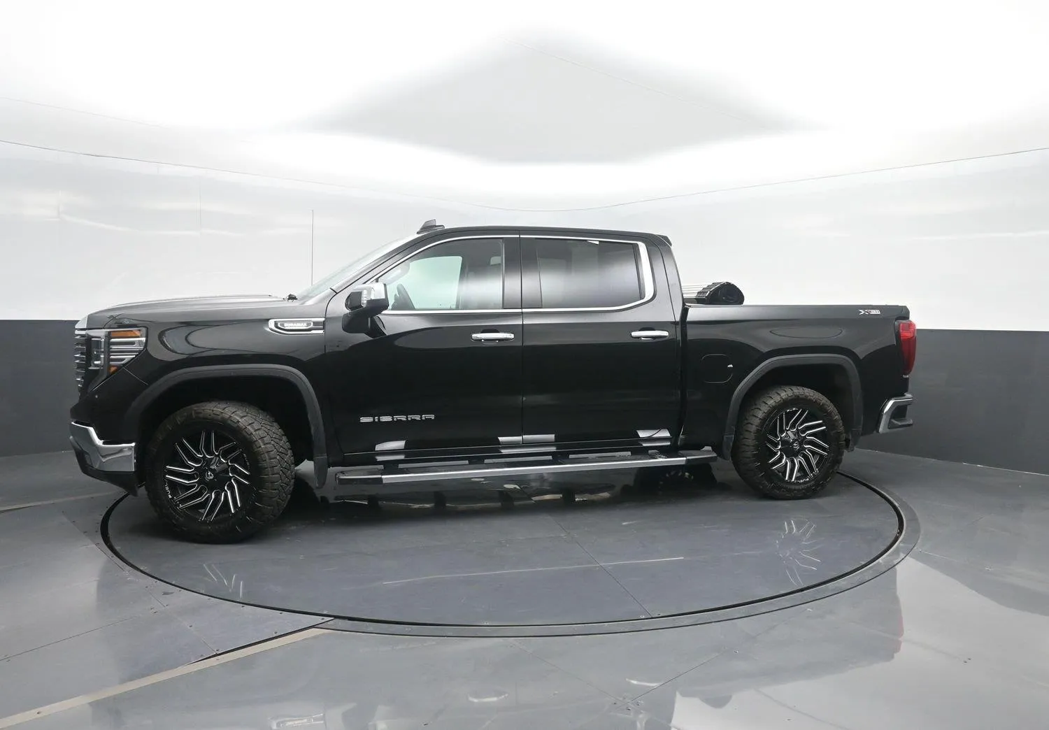 Black 2023 GMC Sierra 1500 SLT for sale in Charles City, IA