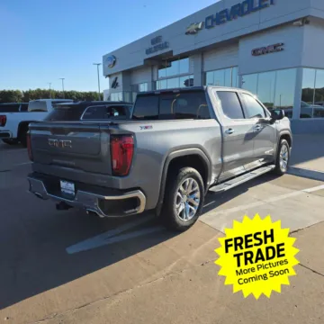 More photos of 2021 GMC Sierra 1500 SLT at Mike Molstead Chevrolet, GMC, IA