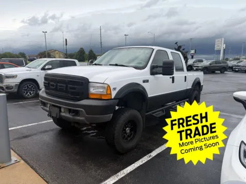 White 2001 Ford Super Duty F-250 Lariat for sale in Charles City, IA