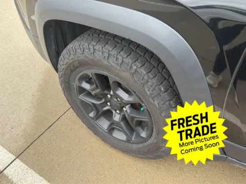 Photos of 2019 Jeep Cherokee Trailhawk Elite for sale in Charles City, IA at Mike Molstead Chevrolet, GMC