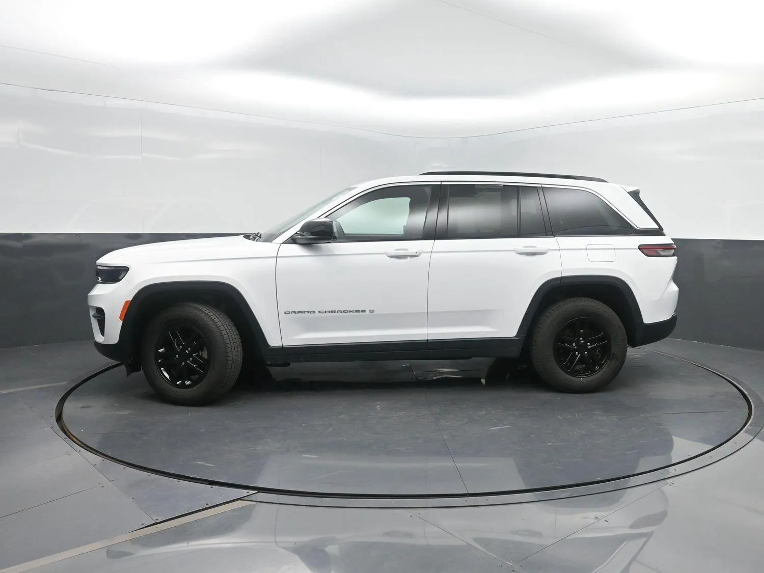 Unknown 2025 JEEP GRAND CHEROKEE Laredo for sale in Charles City, IA