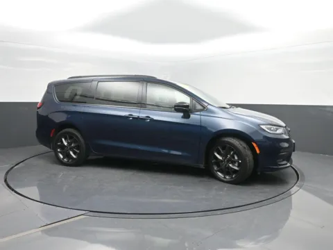 Another view of 2025 Chrysler Pacifica Limited for sale in Charles City, IA at Mike Molstead Chevrolet, GMC
