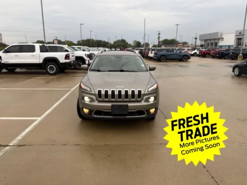 More photos of 2018 Jeep Cherokee Limited at Mike Molstead Chevrolet, GMC, IA