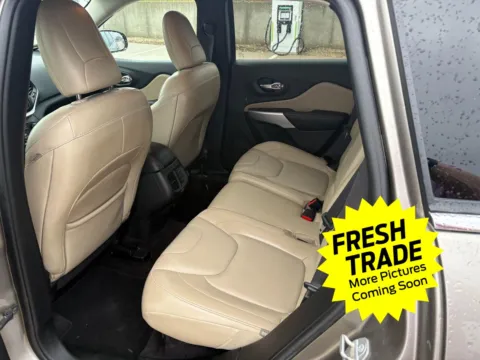 More photos of 2018 Jeep Cherokee Limited at Mike Molstead Chevrolet, GMC, IA