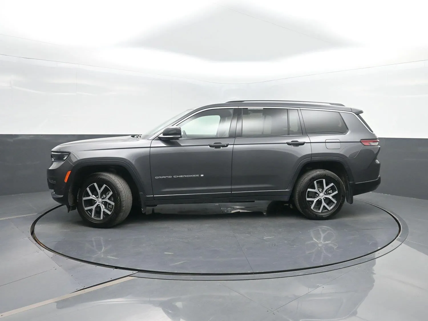 Gray 2023 Jeep Grand Cherokee L Limited for sale in Charles City, IA