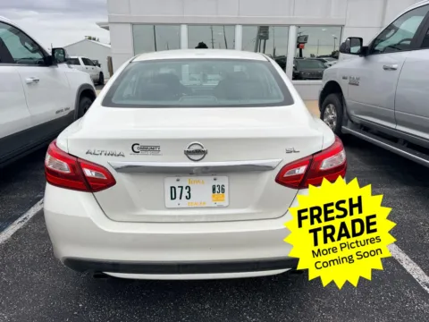 More photos of 2016 Nissan Altima 2.5 SL at Mike Molstead Chevrolet, GMC, IA