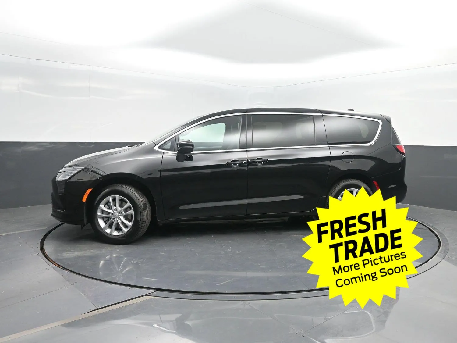 Black 2027 Chrysler Pacifica Select for sale in Charles City, IA