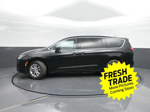 Black 2027 Chrysler Pacifica Select for sale in Charles City, IA