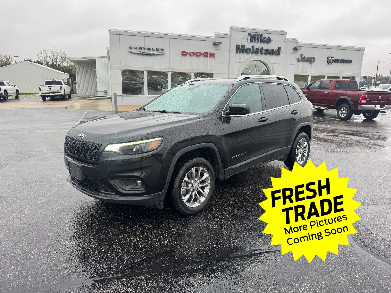 Black 2020 Jeep Cherokee Latitude Plus for sale in Charles City, IA