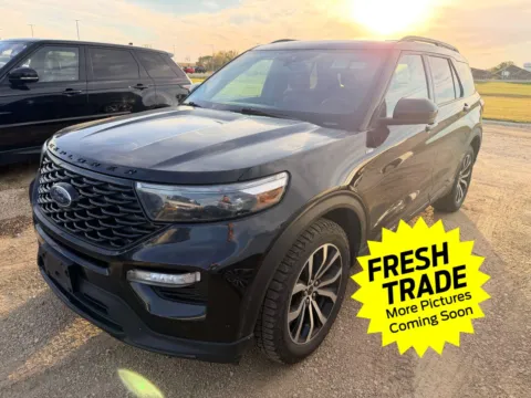 Black 2022 Ford Explorer ST-Line for sale in Charles City, IA
