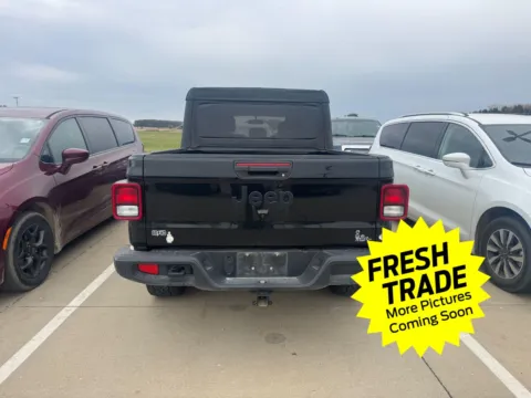 More photos of 2023 Jeep Gladiator Sport S at Mike Molstead Chevrolet, GMC, IA