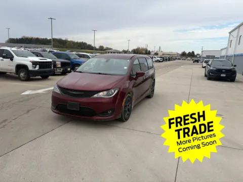 More photos of 2018 Chrysler Pacifica Touring Plus at Mike Molstead Chevrolet, GMC, IA