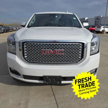 Unknown 2017 GMC YUKON XL Denali for sale in Charles City, IA