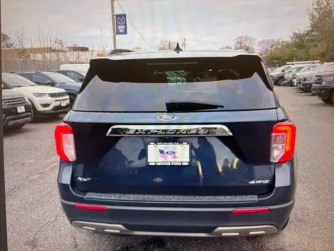 More photos of 2022 Ford Explorer XLT at CarFive Plaistow, NH, NH