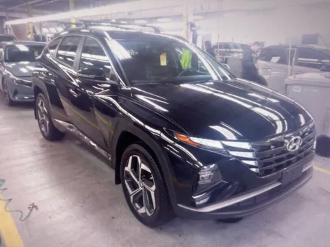More photos of 2023 Hyundai Tucson SEL at CarFive Plaistow, NH, NH
