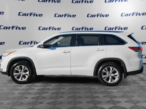 More photos of 2014 Toyota Highlander XLE V6 at CarFive Plaistow, NH, NH
