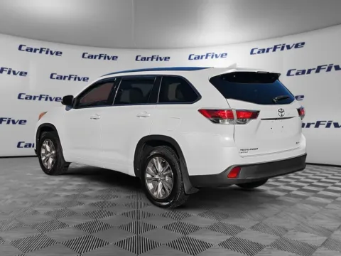 Another view of 2014 Toyota Highlander XLE V6 for sale in Plaistow, NH at CarFive Plaistow, NH