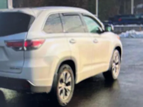 Another view of 2014 Toyota Highlander XLE V6 for sale in Plaistow, NH at CarFive Plaistow, NH