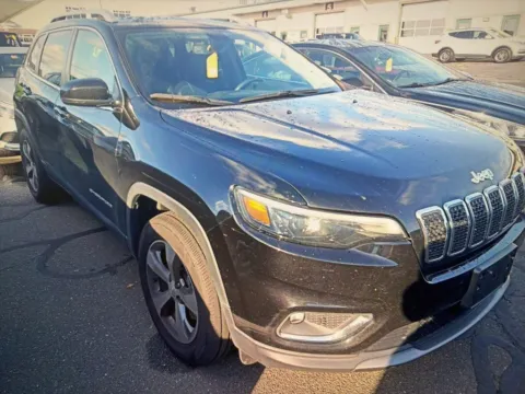 Another view of 2019 Jeep Cherokee Limited for sale in Plaistow, NH at CarFive Plaistow, NH
