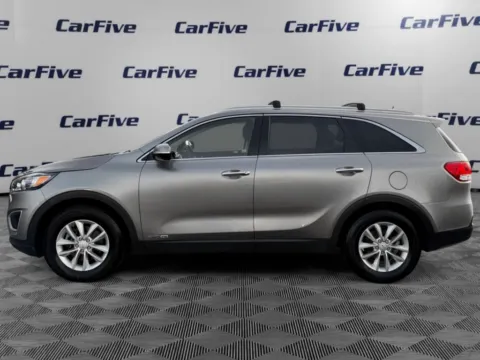 Photos of 2018 Kia Sorento LX for sale in Plaistow, NH at CarFive Plaistow, NH