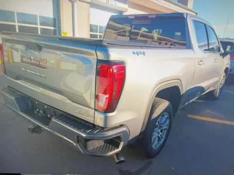More photos of 2020 GMC Sierra 1500 SLE at CarFive Plaistow, NH, NH