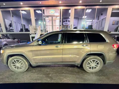 Photos of 2018 Jeep Grand Cherokee Limited for sale in Plaistow, NH at CarFive Plaistow, NH