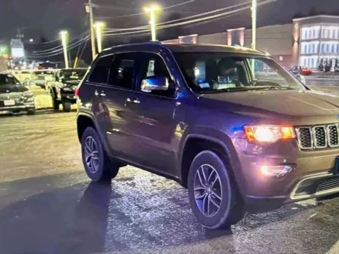 More photos of 2018 Jeep Grand Cherokee Limited at CarFive Plaistow, NH, NH