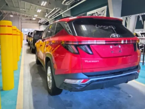 Photos of 2023 Hyundai Tucson SEL for sale in Plaistow, NH at CarFive Plaistow, NH