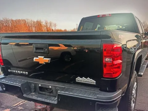 More photos of 2016 Chevrolet Silverado 2500HD High Country at CarFive Plaistow, NH, NH