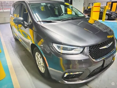 More photos of 2023 Chrysler Pacifica Touring L at CarFive Plaistow, NH, NH