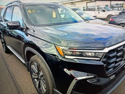 Another view of 2023 Honda Pilot Elite for sale in Plaistow, NH at CarFive Plaistow, NH